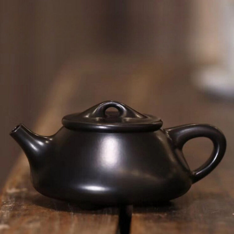 Full Handmade Yixing Zisha Teapot [Jingzhou Shi Piao Pot] (Hei Ni – 180/250ml)