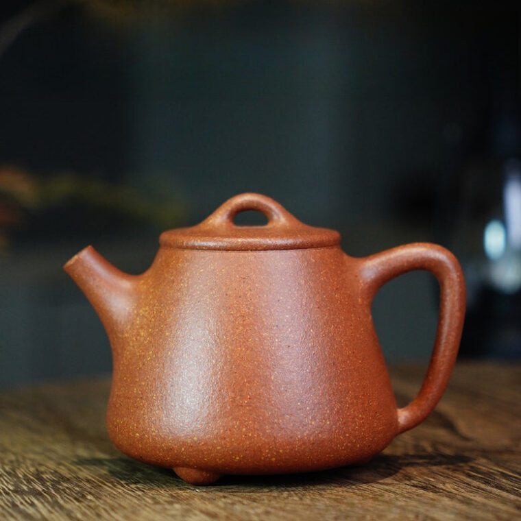Full Handmade Yixing Zisha Teapot [Gao Shi Piao Pot] (Jiang Po Ni – 230ml)