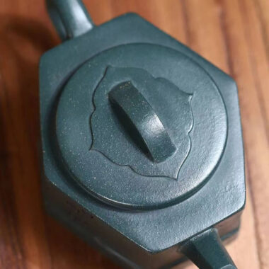 Yixing Zisha Teapot [Liufang Lianhua] (Lu Ni – 340ml)