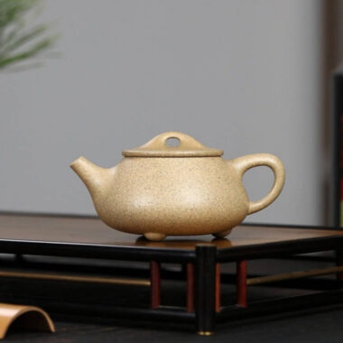 Full Handmade Yixing Zisha Teapot [Jingzhou Shi Piao Pot] (Zhima Duan Ni – 200ml)