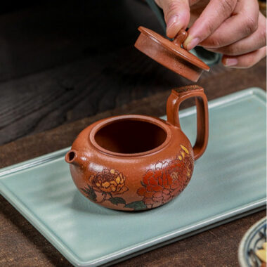 Full Handmade Yixing Zisha Teapot [Guo Se Tian Xiang] (Jiang Po Ni – 180ml)