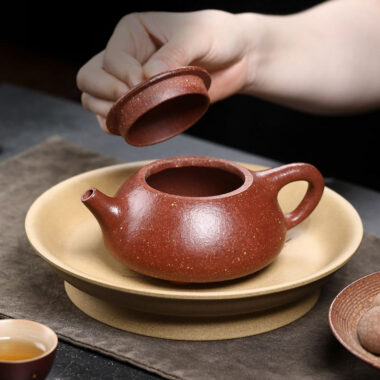 Full Handmade Yixing Zisha Teapot [Jingzhou Shi Piao] (Tao Hua Ni – 300ml)