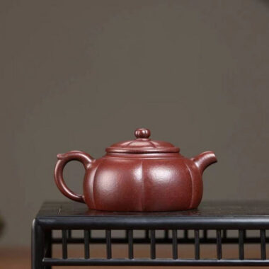 Yixing Zisha Teapot [Lotus Ban Piao] (Zi Ni – 170ml)