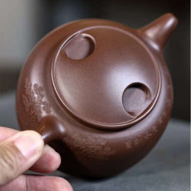 Full Handmade Yixing Zisha Teapot [Niu Gai Lianzi Pot] (Zi Ni – 230ml)