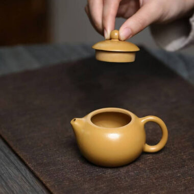 Yixing Zisha Teapot [Mini Xishi Pot] (Huangjin Zhu Ni – 100ml)