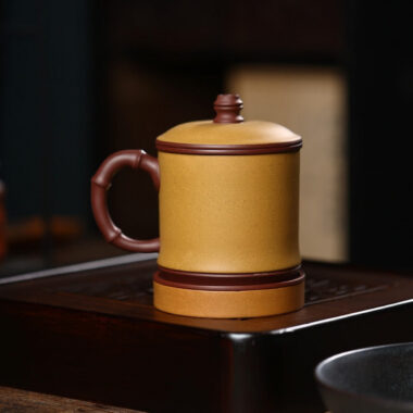 Yixing Zisha Tea Mug with Filter [Song Ting Wan Cui] (Zi Ni / Huangjin Duan Ni – 390ml)