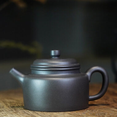 Full Handmade Yixing Zisha Teapot [Dezhong Pot] (Qinghui Ni – 190ml)