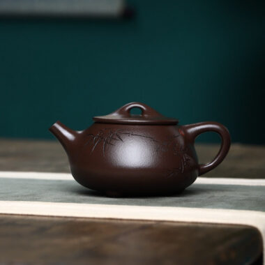 Full Handmade Yixing Zisha Teapot [Jingzhou Shi Piao Pot] (Lao Zi Ni – 200ml)
