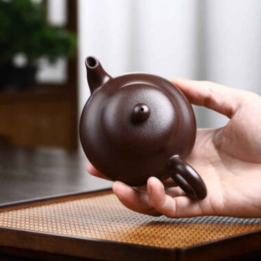 Full Handmade Yixing Zisha Teapot [Pear Pot] (Lao Zi Ni – 200ml)