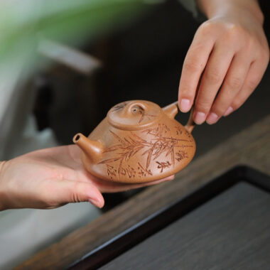 Yixing Zisha Teapot [Breeze Ziye Shi Piao] (Jiang Po Ni – 170ml / Zi Ni – 190ml)