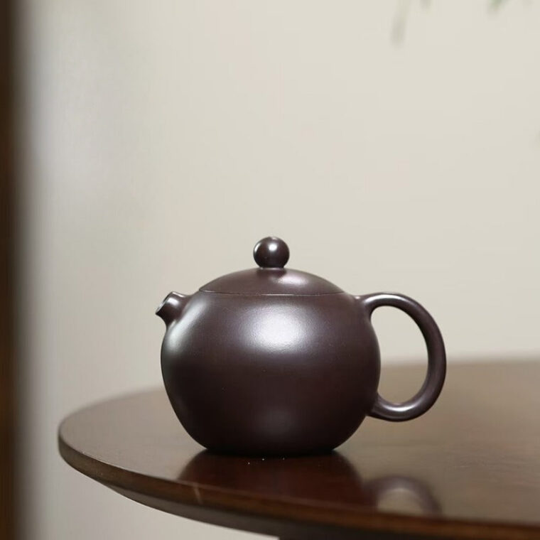 Yixing Zisha Teapot [Hetun Xishi] (Chi Long Xue Sha – 220ml)