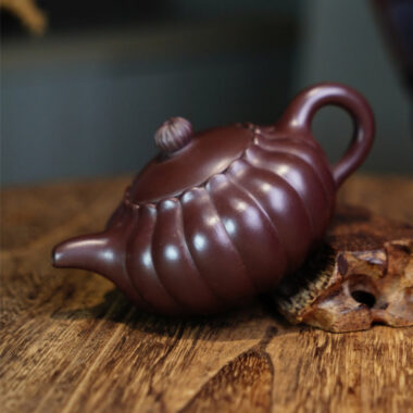 Full Handmade Yixing Zisha Teapot [Chrysanthemum Bud Pot] (Lao Zi Ni – 170ml)
