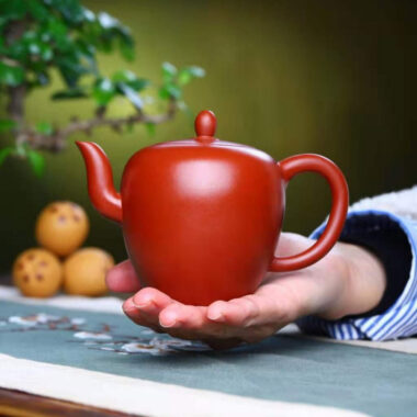 Full Handmade Yixing Zisha Teapot [Beauty Shoulder Pot] (Dahongpao – 260ml)