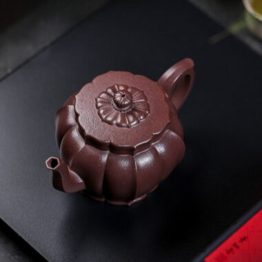Full Handmade Yixing Zisha Teapot [Jinwen Gongdeng] (Zi Ni – 250ml)