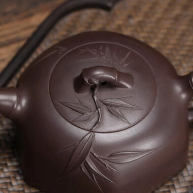 Full Handmade Yixing Zisha Teapot [Yue Xia Xiao Xiang Pot] (Lao Zi Ni – 260ml)