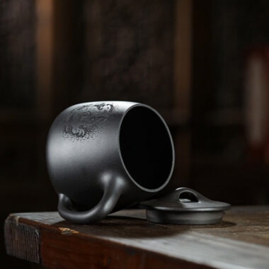 Yixing Zisha Tea Mug with Filter [Teng Long Shi Piao] (Hei Ni – 560ml)