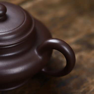 Full Handmade Yixing Zisha Teapot [Xu Bian Pot] ( Lao Zi Ni – 190ml)