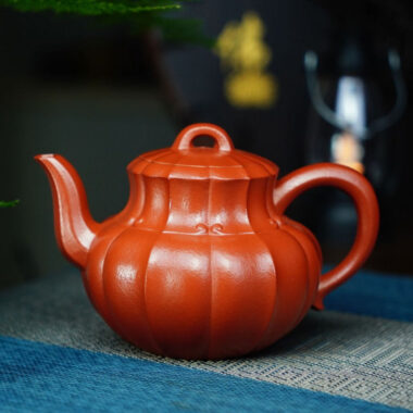 Full Handmade Yixing Zisha Teapot [Jinzun Pot] (Zhu Ni – 370ml)
