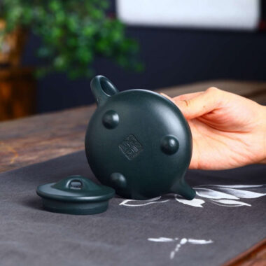 Full Handmade Yixing Zisha Teapot [Jingzhou Shi Piao Pot] (Lu Ni – 200ml)