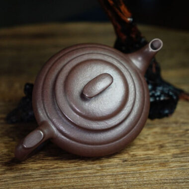 Full Handmade Yixing Zisha Teapot [Shang Xin Qiao Pot] (Zi Ni – 210ml)