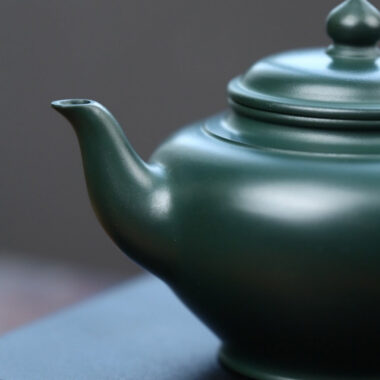 Full Handmade Yixing Zisha Teapot [Xiao Ying Pot] (Lu Ni – 190ml)