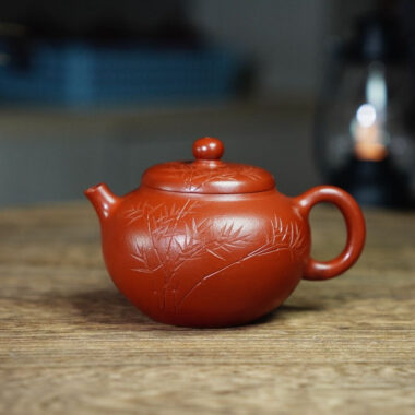 Full Handmade Yixing Zisha Teapot [Hua Ying Pot] (Zhu Ni – 150ml)