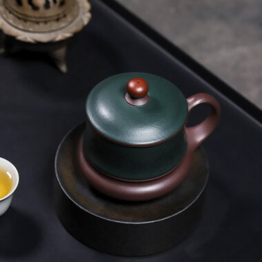 Master Handmade Yixing Zisha Tea Mug [Baxian Cheng Rui] (Jinsha Zi Ni – 480ml)