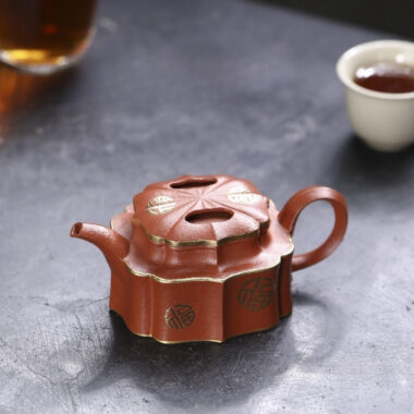Full Handmade Yixing Zisha Teapot [Jin Ling Fu Wen] (Zhu Sha Zhu Ni – 150ml)