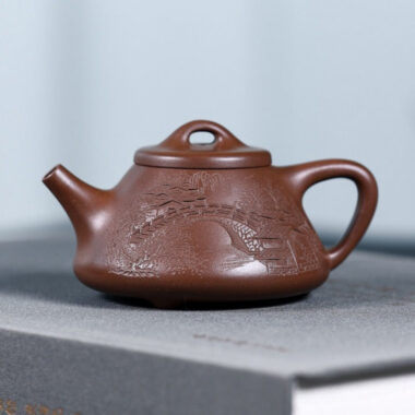Full Handmade Yixing Zisha Teapot [Jiangnan Ziye Shi Piao] (Lao Zi Ni – 120ml)