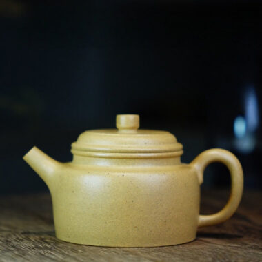 Full Handmade Yixing Zisha Teapot [Dezhong Pot] (Bensan Ni – 170ml)
