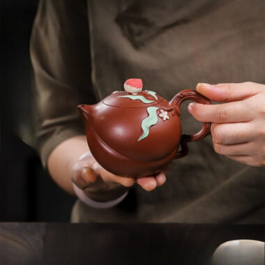 Full Handmade Yixing Zisha Teapot [Luye Shoutao] (Hong Pi Long – 280ml)