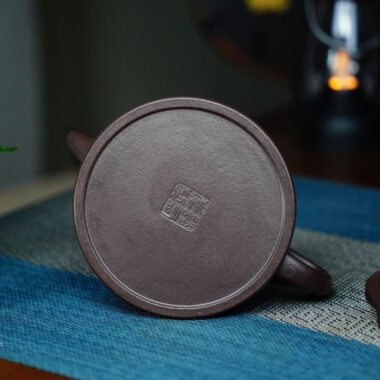 Full Handmade Yixing Zisha Teapot [Yu Zhao Pot] (Lao Zi Ni – 170ml)