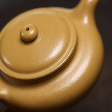 Yixing Zisha Teapot [Mini Fanggu Pot] (Huangjin Zhu Ni – 100ml)