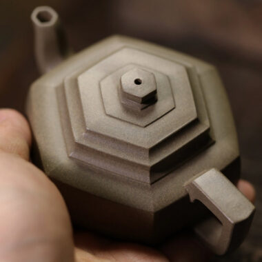 Full Handmade Yixing Zisha Teapot [Liufang Xue Hua Pot] (Qing Duan Ni – 170ml)