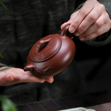 Full Handmade Yixing Zisha Teapot [Yu Zhu] (Hong Pi Long – 140ml)
