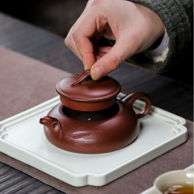 Full Handmade Yixing Zisha Teapot [Yu Zhu] (Hong Pi Long – 140ml)