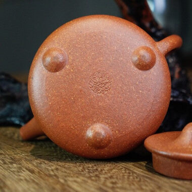 Full Handmade Yixing Zisha Teapot [Gao Shi Piao Pot] (Jiang Po Ni – 230ml)