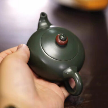 Full Handmade Yixing Zisha Teapot [Shi Lai Yun Zhuan Pot] (Lu Ni – 180ml/300ml)