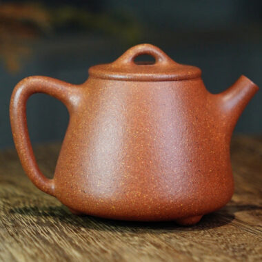 Full Handmade Yixing Zisha Teapot [Gao Shi Piao Pot] (Jiang Po Ni – 230ml)