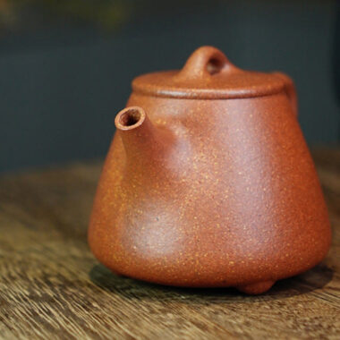 Full Handmade Yixing Zisha Teapot [Gao Shi Piao Pot] (Jiang Po Ni – 230ml)