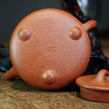 Full Handmade Yixing Zisha Teapot [Gao Shi Piao Pot] (Jiang Po Ni – 230ml)