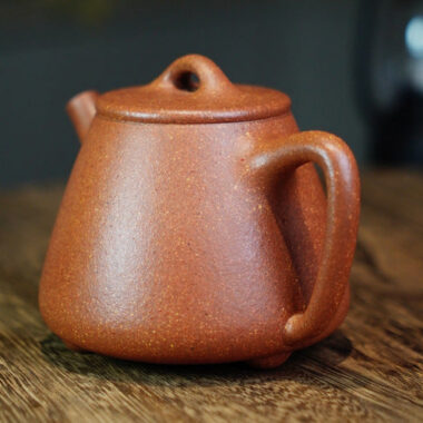 Full Handmade Yixing Zisha Teapot [Gao Shi Piao Pot] (Jiang Po Ni – 230ml)