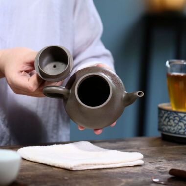 Yixing Zisha Teapot [Gao Pan Hu] (Xue Ke Qing – 300ml)