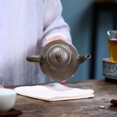 Yixing Zisha Teapot [Gao Pan Hu] (Xue Ke Qing – 300ml)