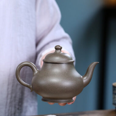 Yixing Zisha Teapot [Gao Pan Hu] (Xue Ke Qing – 300ml)