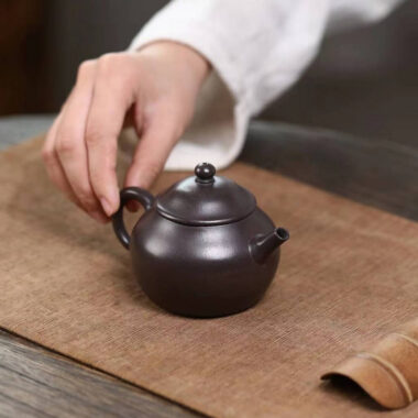 Yixing Zisha Teapot [Straw Hat Pot] (Tian Qing Ni – 150ml)