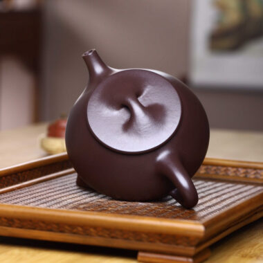 Full Handmade Yixing Zisha Teapot [Jingzhou Shi Piao Pot] (Lao Zi Ni – 240ml)