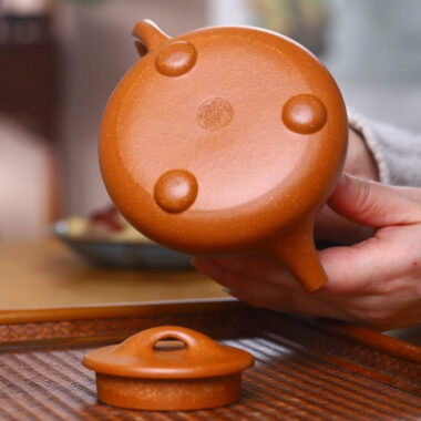 Full Handmade Yixing Zisha Teapot [Jingzhou Shi Piao Pot] (Jiang Po Ni – 300ml)
