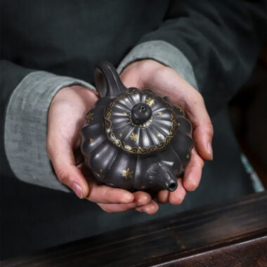 Full Handmade Yixing Zisha Teapot [Piao Hua Jin Ling] (Tian Qing Ni – 270ml)