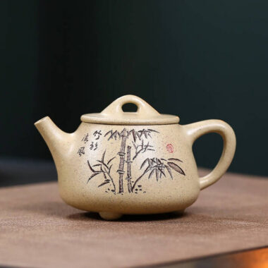 Full Handmade Yixing Zisha Teapot [Gao Shi Piao Pot] (Bensan Lu Ni – 200ml)